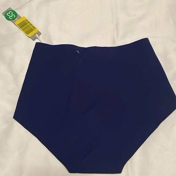 33EG.- The Invisible High-Rise Hipster. - Picture 6 of 7